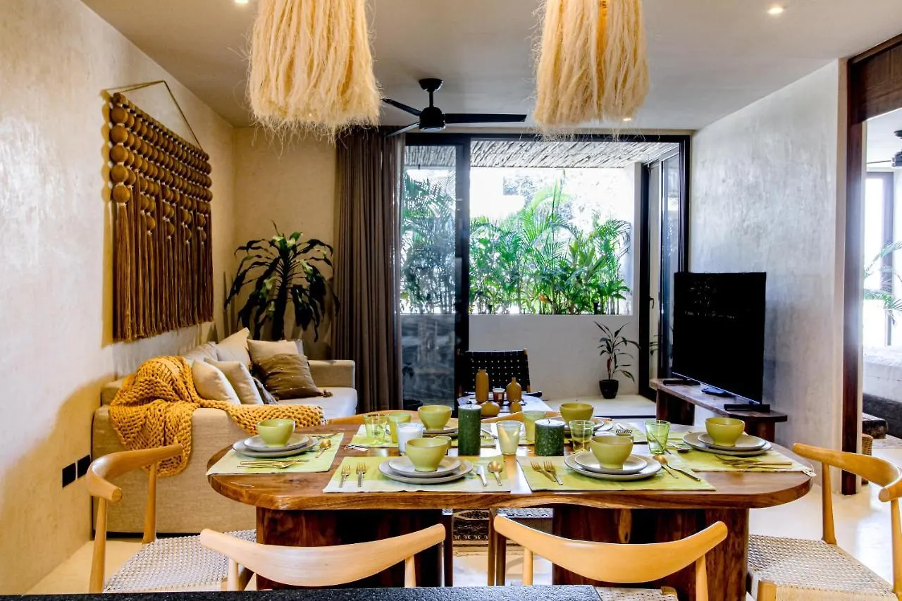 The Primary Suite @ Mestiza, 307A 툴룸 펜션